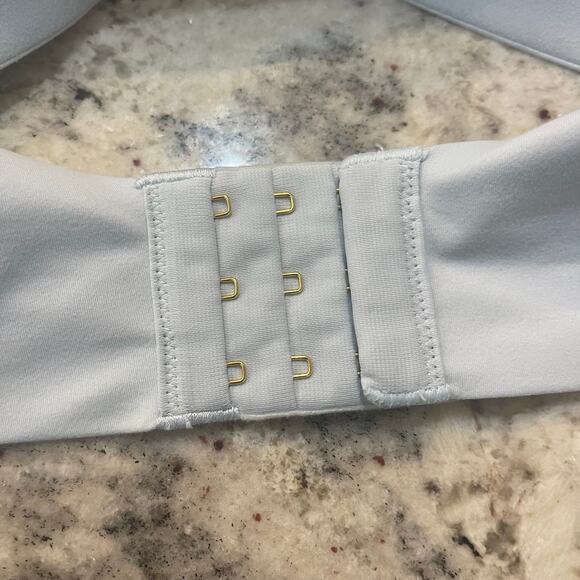 Victoria's Secret Padded No-Wire Bra 44DD - Picture 3 of 5